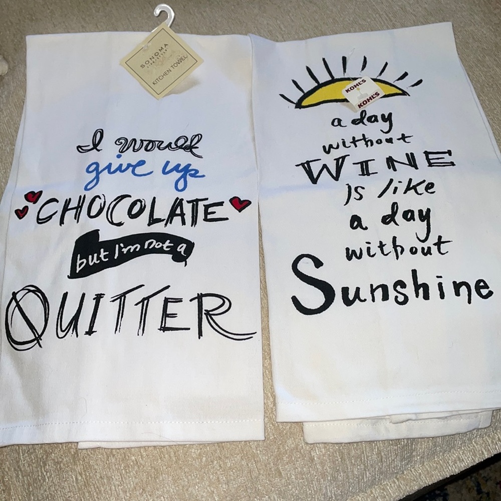 2 kitchen towels